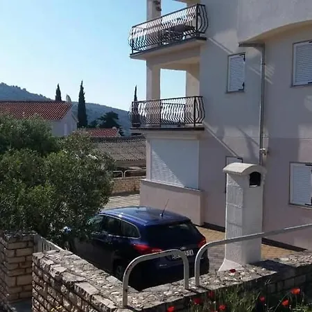 1 Bedroom Flat 200m From The Sea Rogoznica (Sibenik-Knin)